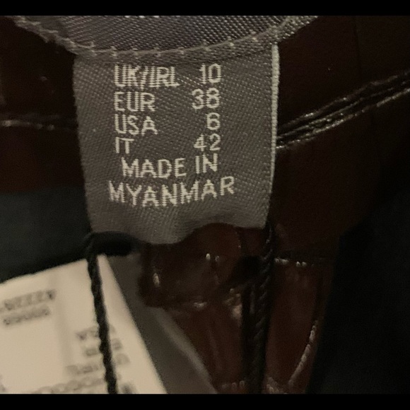 NWT brown wide leg pants! Brand new Sz 6. Not sure material but shiny - Picture 3 of 11